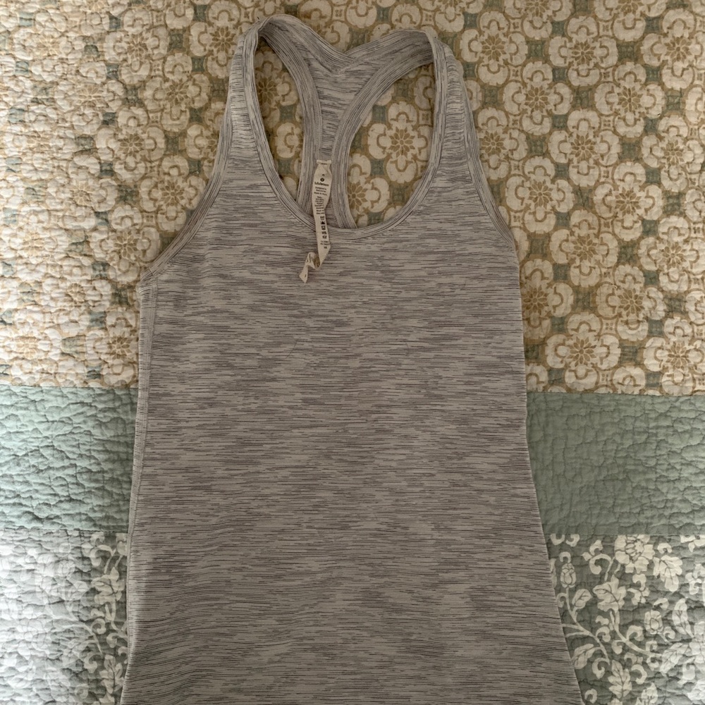 Lululemon Cool Razorback Tank Size 6 - Picture 2 of 4